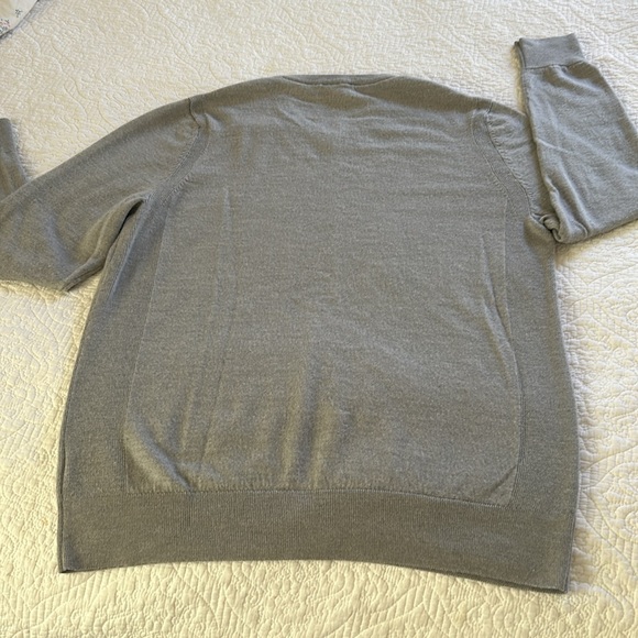 Express Men’s 100% Merino wool long sleeve sweater in light gray size large. - Picture 5 of 10